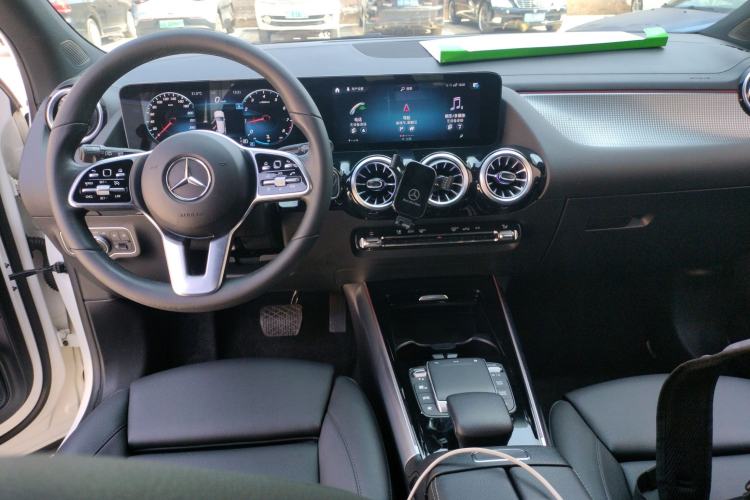 Used Mercedes-Benz GLA 2022 GLA 200 Center Console