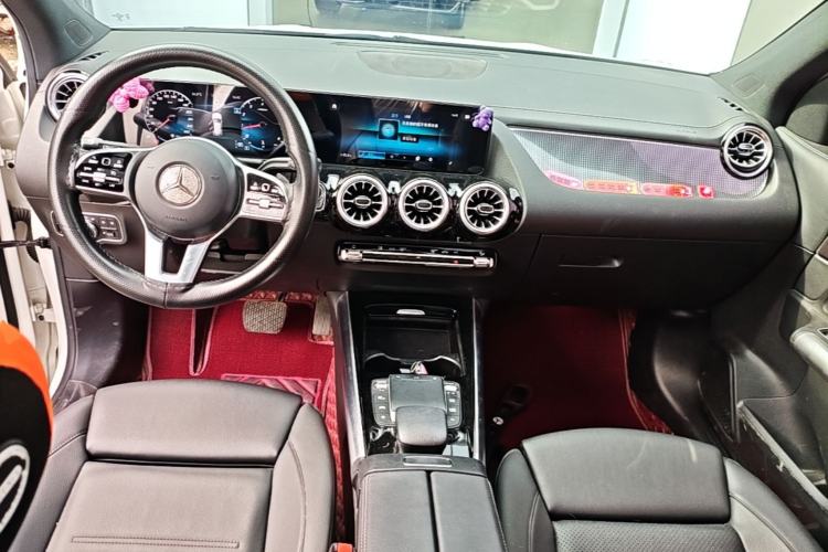 Used Mercedes-Benz GLA 2022 Facelifted GLA 200 Center Console