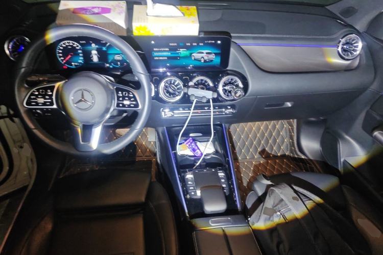 Used Mercedes-Benz GLA 2022 GLA 200 Center Console