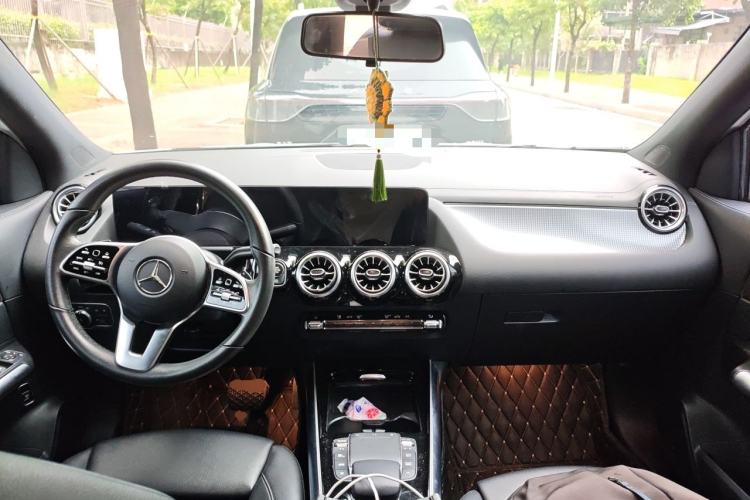 Used Mercedes-Benz GLA 2022 GLA 200 Center Console