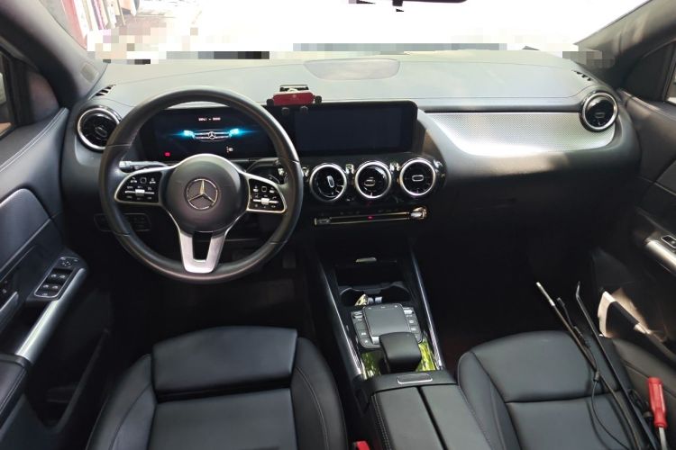 Used Mercedes-Benz GLA 2022 Second Facelift GLA 200 Center Console
