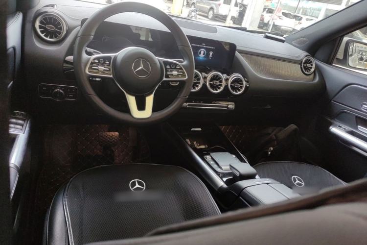 Used Mercedes-Benz GLA 2022 GLA 200 Center Console