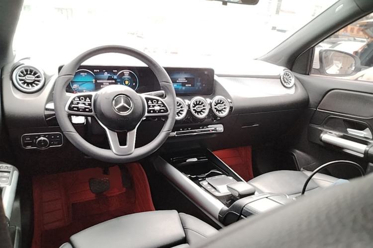 Used Mercedes-Benz GLA 2022 GLA 220 Center Console