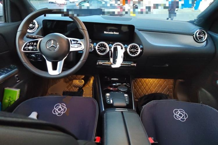 Used Mercedes-Benz GLA 2022 GLA 200 Center Console
