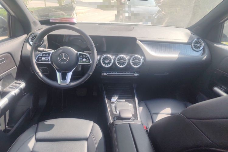 Used Mercedes-Benz GLA 2022 GLA 220 4MATIC Center Console
