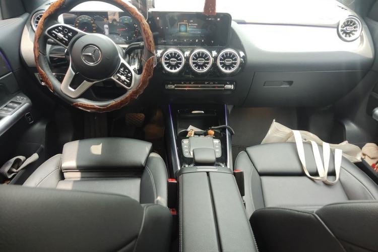 Used Mercedes-Benz GLA 2022 GLA 200 Center Console
