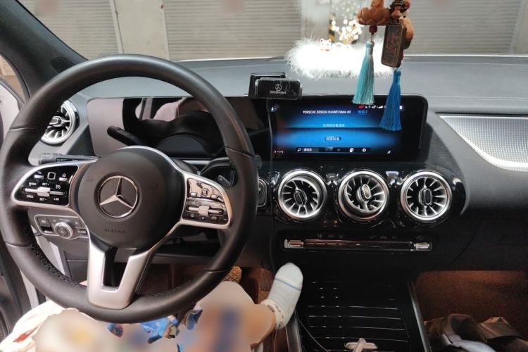 Used Mercedes-Benz GLA 2022 GLA 220 Center Console