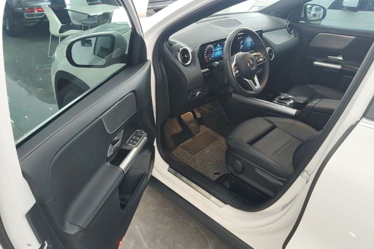 Used Mercedes-Benz GLA 2022 Second Facelift GLA 200 Driver Seat