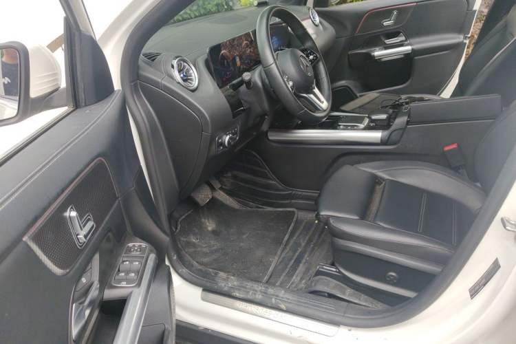 Used Mercedes-Benz GLA 2022 GLA 200 Driver Seat