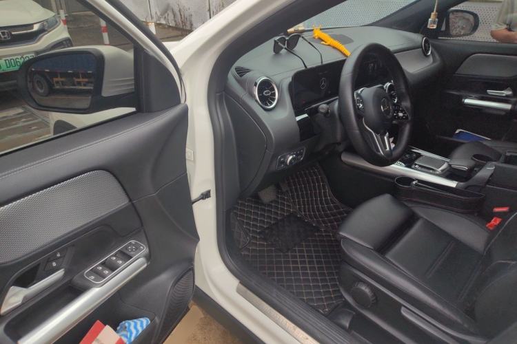 Used Mercedes-Benz GLA 2022 Second Facelift GLA 200 Driver Seat