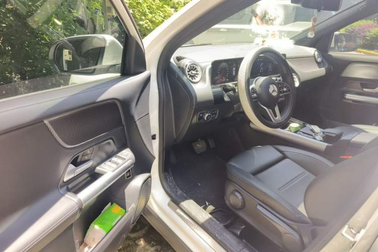 Used Mercedes-Benz GLA 2022 GLA 220 Driver Seat