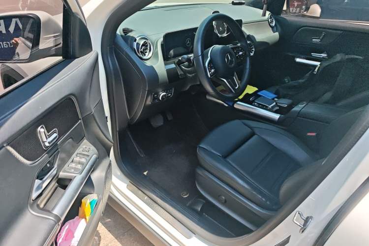 Used Mercedes-Benz GLA 2022 GLA 200 Driver Seat