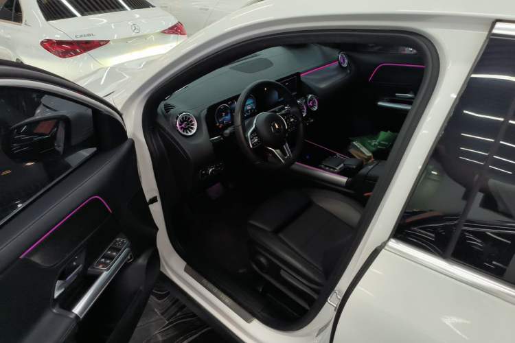 Used Mercedes-Benz GLA 2022 GLA 220 Driver Seat