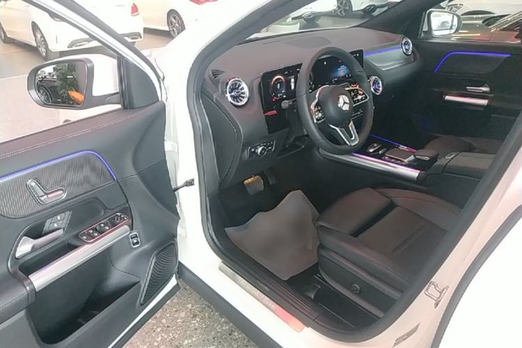Used Mercedes-Benz GLA 2022 Facelifted GLA 200 Driver Seat