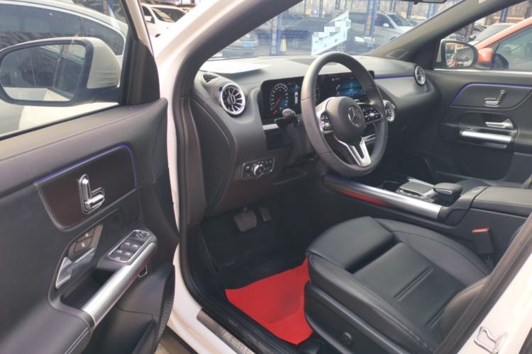 Used Mercedes-Benz GLA 2022 GLA 200 Driver Seat