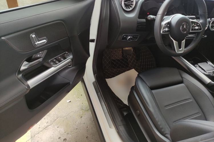 Used Mercedes-Benz GLA 2022 GLA 200 Driver Seat