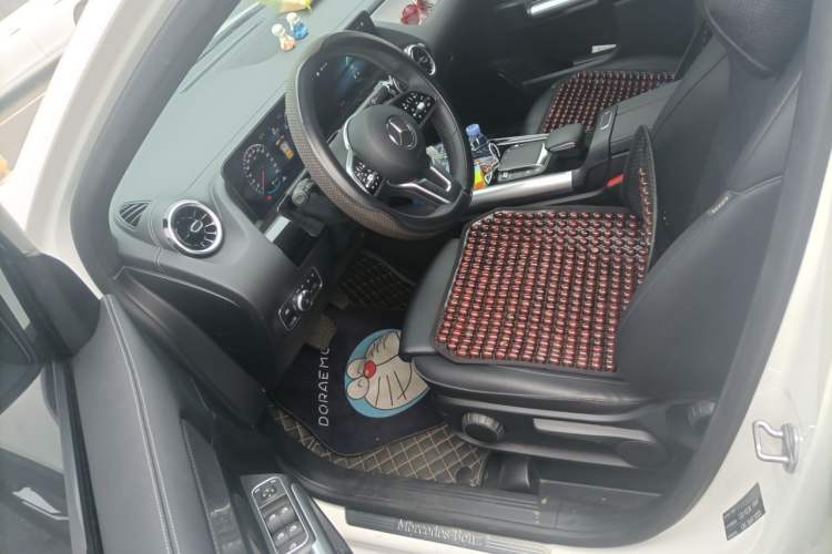 Used Mercedes-Benz GLA 2022 Facelifted GLA 200 Driver Seat