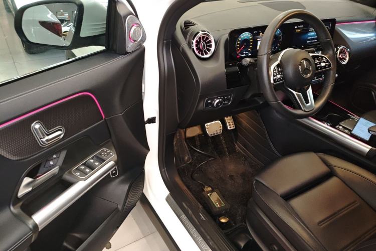 Used Mercedes-Benz GLA 2022 Facelifted GLA 200 Driver Seat