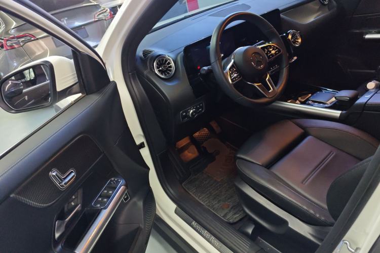 Used Mercedes-Benz GLA 2022 Second Facelift GLA 200 Driver Seat