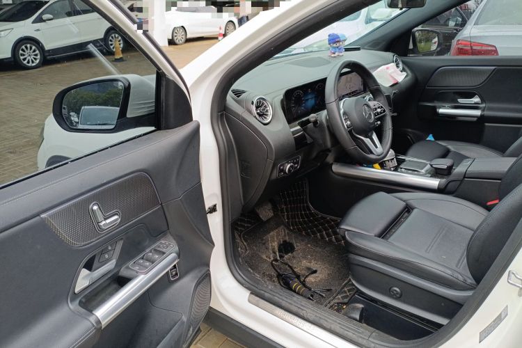 Used Mercedes-Benz GLA 2022 Facelifted GLA 200 Driver Seat