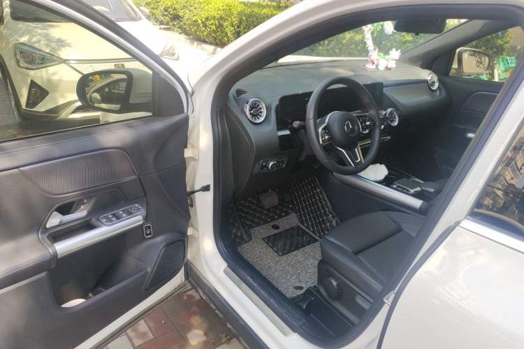 Used Mercedes-Benz GLA 2022 GLA 220 Driver Seat