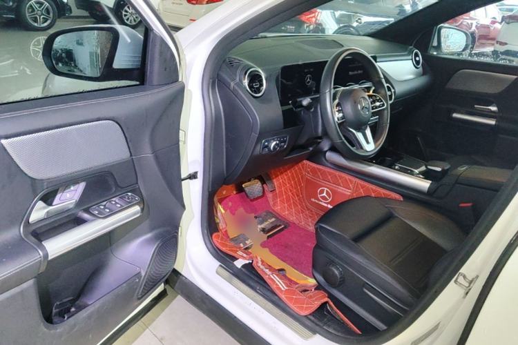 Used Mercedes-Benz GLA 2022 Second Facelift GLA 200 Driver Seat