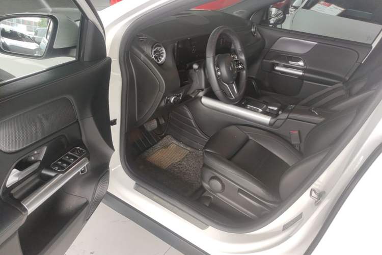 Used Mercedes-Benz GLA 2022 GLA 220 Driver Seat