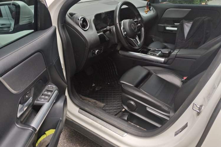 Used Mercedes-Benz GLA 2022 Facelifted GLA 180 Driver Seat