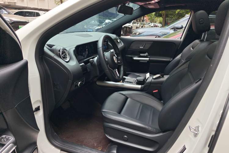 Used Mercedes-Benz GLA 2022 GLA 220 Driver Seat