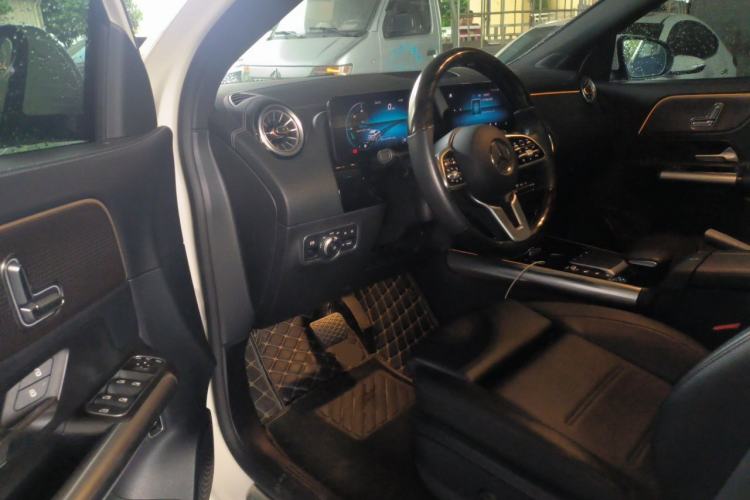 Used Mercedes-Benz GLA 2022 GLA 200 Driver Seat