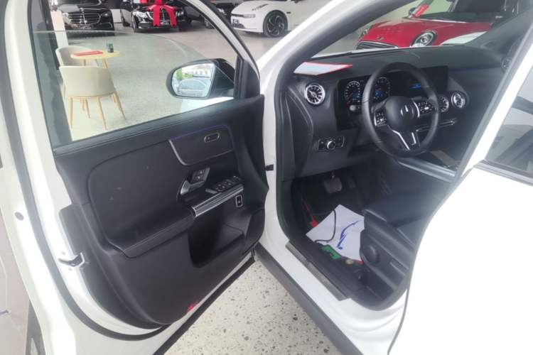 Used Mercedes-Benz GLA 2022 GLA 220 4MATIC Driver Seat