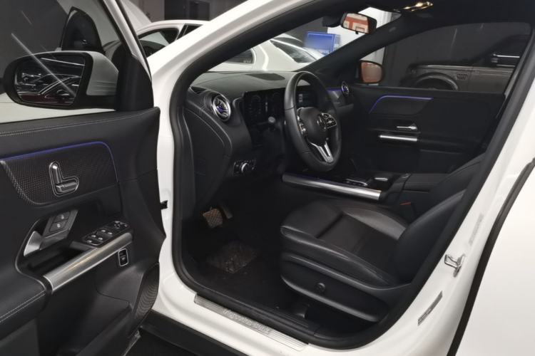Used Mercedes-Benz GLA 2022 Facelifted GLA 200 Driver Seat