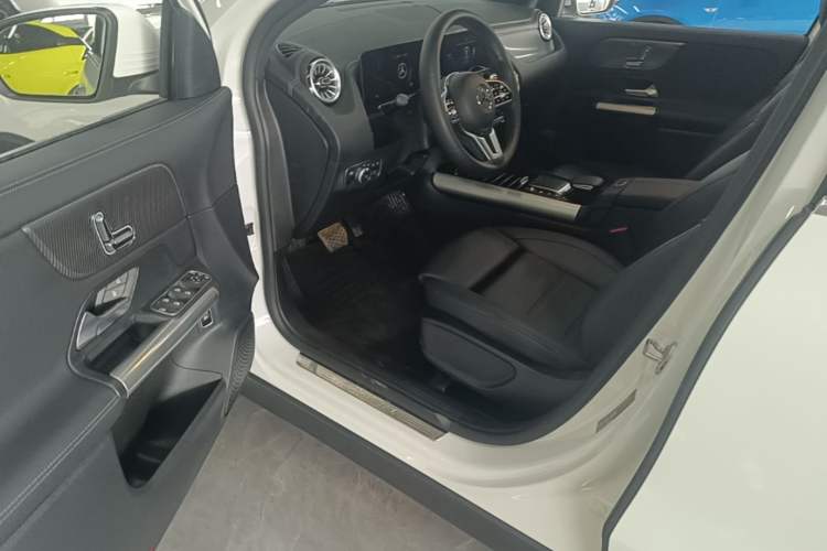 Used Mercedes-Benz GLA 2022 GLA 220 Driver Seat