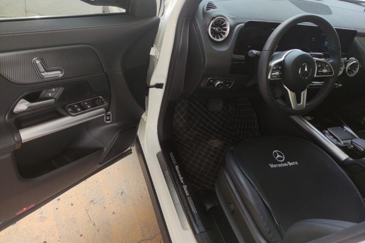 Used Mercedes-Benz GLA 2022 GLA 200 Driver Seat