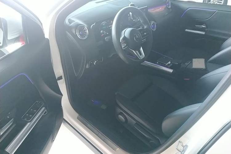 Used Mercedes-Benz GLA 2022 GLA 220 Driver Seat