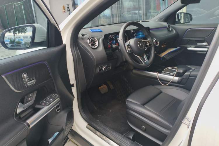 Used Mercedes-Benz GLA 2022 Facelifted GLA 200 Driver Seat