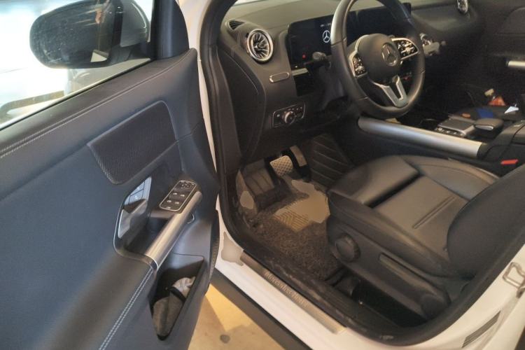 Used Mercedes-Benz GLA 2022 GLA 220 Driver Seat