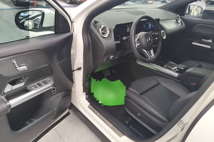 Used Mercedes-Benz GLA 2022 Facelifted GLA 200 Driver Seat
