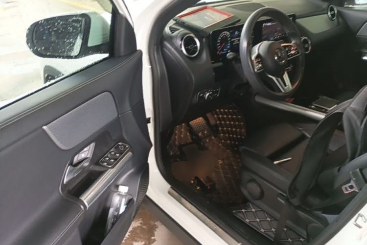 Used Mercedes-Benz GLA 2022 Second Facelift GLA 200 Driver Seat