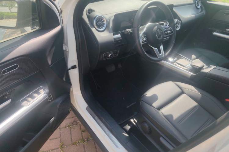 Used Mercedes-Benz GLA 2022 GLA 220 4MATIC Driver Seat