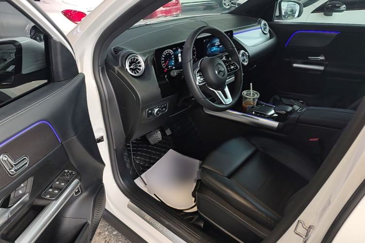Used Mercedes-Benz GLA 2022 Facelifted GLA 200 Driver Seat