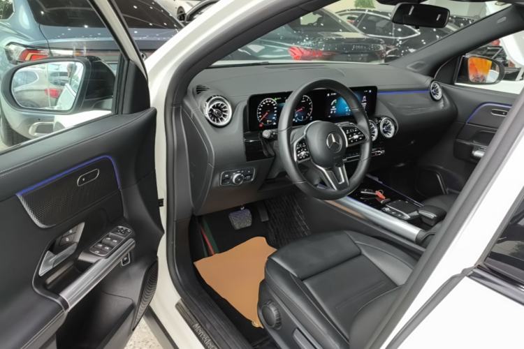 Used Mercedes-Benz GLA 2022 GLA 220 4MATIC Driver Seat