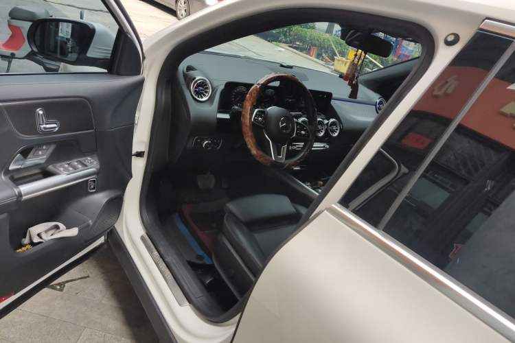 Used Mercedes-Benz GLA 2022 GLA 200 Driver Seat