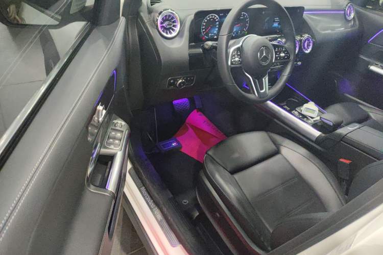 Used Mercedes-Benz GLA 2022 Facelifted GLA 200 Driver Seat