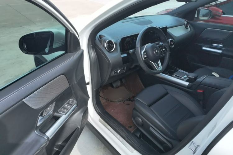 Used Mercedes-Benz GLA 2022 Second Facelift GLA 200 Driver Seat