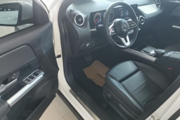 Used Mercedes-Benz GLA 2022 Second Facelift GLA 200 Driver Seat