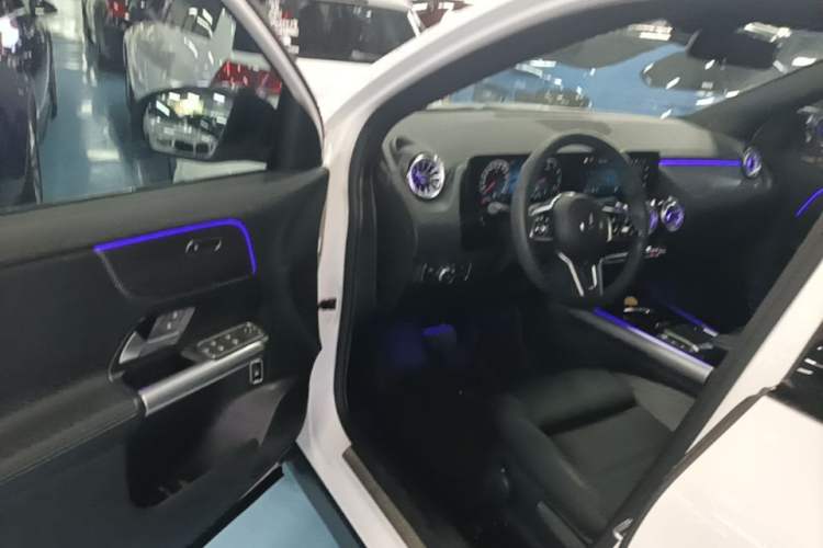 Used Mercedes-Benz GLA 2022 GLA 220 4MATIC Driver Seat