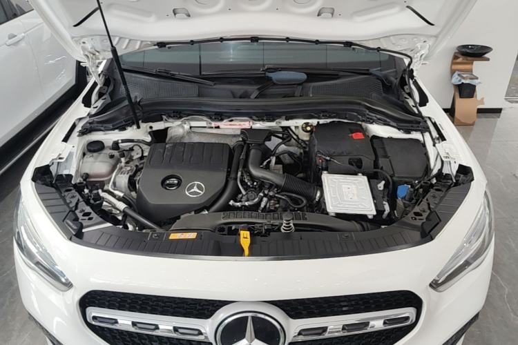 Used Mercedes-Benz GLA 2022 Second Facelift GLA 200 Engine Bay