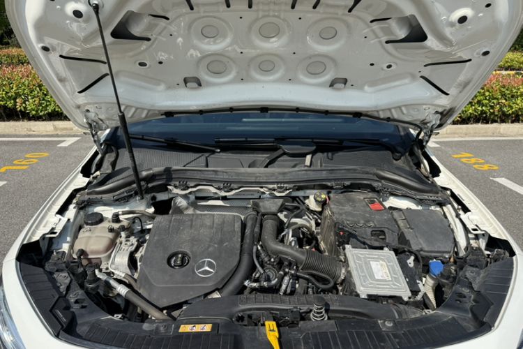 Used Mercedes-Benz GLA 2022 Facelifted GLA 200 Engine Bay