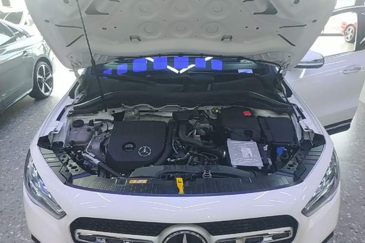 Used Mercedes-Benz GLA 2022 Facelifted GLA 200 Engine Bay